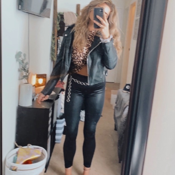 Pretty Little Thing Leopard Halter Wrap Open Back Crop Top Brown Black One Size - Picture 8 of 8